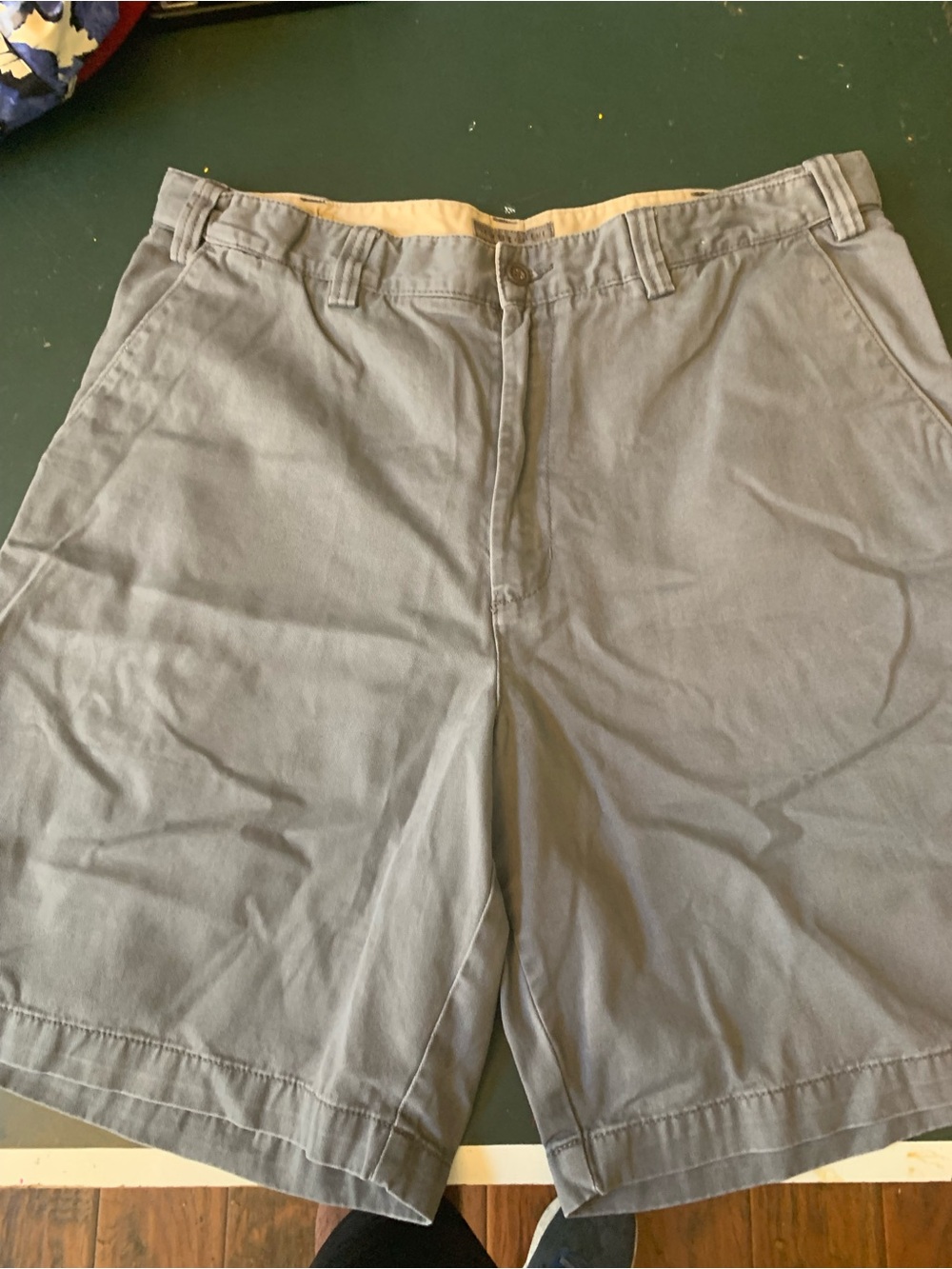 Geoffrey Beene Men's Light Gray Flat Front Shorts